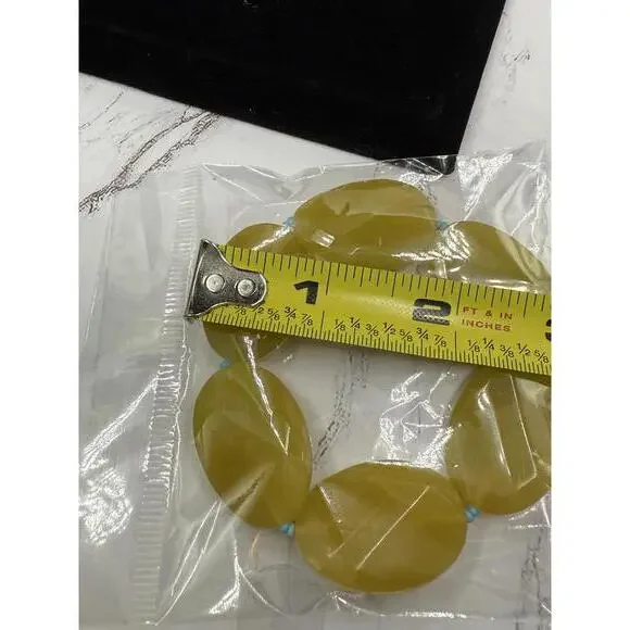 Vintage 6” Chunky Yellow Resin Statement Bracelet - Picture 4 of 5